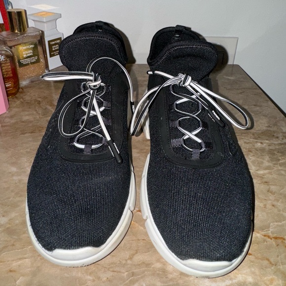 Barely used PRADA sneakers - Picture 3 of 4